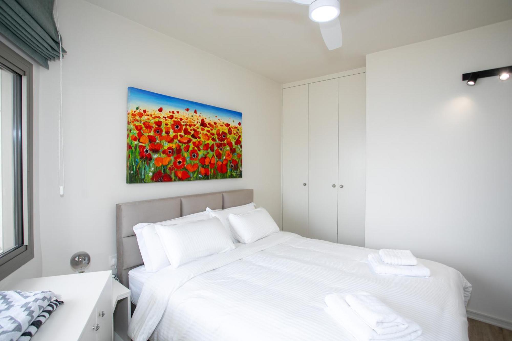 Palmove Luxurious Beachfront Apt Larnaca Buitenkant foto